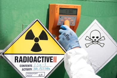 Minaccia radioattiva a Londra, cosa sappiamo sull'uomo fermato