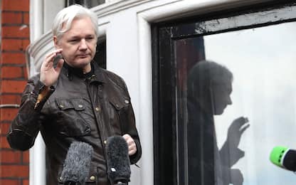 Julian Assange, Uk ordina estradizione negli Usa