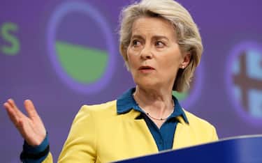 epa10017851 European Commission President Ursula von der Leyen gives a press conference on the Commission's opinions on the EU membership applications by Ukraine, Moldova and Georgia in Brussels, Belgium, 17 June 2022.  EPA/OLIVIER HOSLET