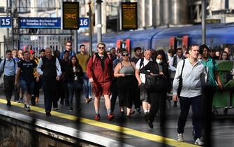 Sciopero trasporti in Uk Folla a Londra per lo sciopero dei treni