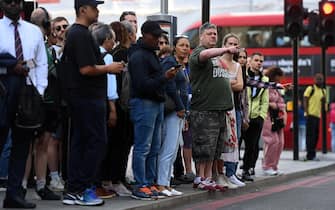Folla a Londra per lo sciopero dei treni