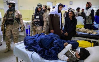 epa10027421 An injured victim of the earthquake receives treatment at a hospital in Paktia, Afghanistan, 22 June 2022. More than 1,000 people were killed and over 1,500 others injured after a 5.9 magnitude earthquake hit eastern Afghanistan before dawn on 22 June, Afghanistan's state-run Bakhtar News Agency reported. According to authorities the death toll is likely to rise.  EPA/STRINGER -- BEST QUALITY AVAILABLE --