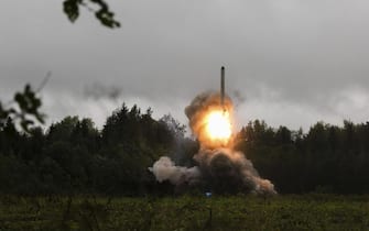 (FILE) - A handout photo made available by the Russian Defence Ministry on 19 September 2017 shows Russian tactic missile Iskander -M during Zapad 2017 military exercises on Luga range in St. Petersburg region, Russia, 18 September 2017 (reissued 20 October 2018). According to media reports, the Trump administration has told US allies that it wants to withdraw from the landmark Reagan-era Intermediate-range Nuclear Forces Treaty, or INF.  ANSA/KONSTANTIN ALYSH / DEFENCE MINISTRY HANDOUT HANDOUT       HANDOUT EDITORIAL USE ONLY/NO SALES HANDOUT EDITORIAL USE ONLY/NO SALES