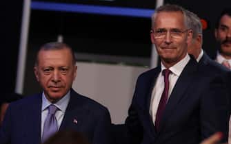 epa10039547 NATO Secretary General Jens Stolteneberg (R) and Turkish President Recep Tayyip Erdogan after signing an agreement on Tuesday to unblock the Turkish veto on Finland and Sweden's accession to NATO, in Madrid, Spain, 28 June 2022. EPA / Kiko Huesca