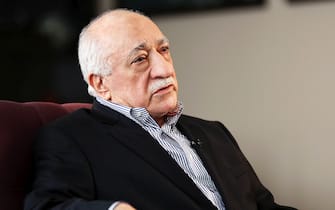 Muhammed Fethullah Gulen is the founder of the 'Gulen' movement (known as Hizmet in Turkey), and the inspiration for its largest organization, the Alliance for Shared Values.  Gulen teaches a moderate Hanafi version of Islam, deriving from the teachings of Sunni Muslim scholar Said Nursi.  Gulen has stated that he believes in science, interfaith dialogue among the People of the Book, and multi-party democracy.  He has initiated such dialogue with the Vatican and some Jewish organizations.  He is currently on Turkey’s most-wanted-terrorist list and is accused of leading what Turkish President Recep Tayyip Erdogan and ruling AK Party officials call the ‘Gulenist Terror Organization’. “Sizes =” (max-width: 767px) 89vw, (max -width: 1023px) 78vw, 63vw “data-srcset =” https://static.sky.it/images/skytg24/it/mondo/2022/06/29/nato-ordo-turchia-svezia-finlandia/fetullah_gulen_getty. jpg.transform / gallery-horizontal-desktop / 84a94ebc506cb224f44960e92d4cea02ba986e23 / img.jpg 649w, https: //static.sky.it/images/skytg24/it/mondo/2022/06/29/nato-ordo-turchia-svezia-finlandia /fetullah_gulen_getty.jpg.transform/gallery-horizontal-desktop-2x/84a94ebc506cb224f44960e92d4cea02ba986e23/img.jpg 1298w, https: //static.sky.it/images/skytg24/it/mondo/2022/06/29/nato turkey-sweden-finland / fetullah_gulen_getty.jpg.transform / gallery-horizontal-tablet / 84a94ebc506cb224f44960e92d4cea02ba986e23 / img.jpg 603w, https: //static.sky.it/images/skytg24/it/mondo/2022/06/29/nato – turkey-sweden-finla-agreement  ndia / fetullah_gulen_getty.jpg.transform / gallery-horizontal-tablet-2x / 84a94ebc506cb224f44960e92d4cea02ba986e23 / img.jpg 1206w, https: //static.sky.it/images/skytg24/it/mondo/2022/06/29/nato-ordo -turkey-sweden-finland / fetullah_gulen_getty.jpg.transform / gallery-horizontal-mobile / 84a94ebc506cb224f44960e92d4cea02ba986e23 / img.jpg 335w, https: //static.sky.it/images/skytg24/it/mondo/2022/06/29/ born-agreement-turkey-sweden-finland / fetullah_gulen_getty.jpg.transform / gallery-horizontal-mobile-2x / 84a94ebc506cb224f44960e92d4cea02ba986e23 / img.jpg 670w “><br /> <noscript><br /> <img decoding=