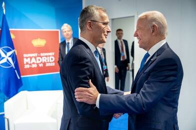 Usa Weekly News, Biden a Summit NATO: “Vincere gara contro autocrazie”
