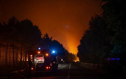 Incendio in Francia, 10mila persone evacuate in Gironda