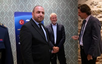 epa10086439 Russian oligarch Roman Abramovich (C) attends a signing ceremony of the grain shipment agreement between Turkey-UN, Russia and Ukraine after their meeting in Istanbul, Turkey, 22 July 2022. According to the agreement, a coordination center will be established to carry out joint inspections at the ports and ensure route security.  EPA/SEDAT SUNA