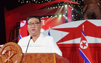 Corea del Nord, Kim Jong-un riunisce partito per la carenza di cibo