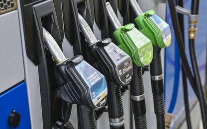Francia: a luglio forte calo dei prezzi del carburante