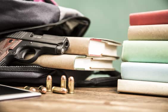 Usa, teachers ready to go back to school armed.  A 24 hour course for the qualification