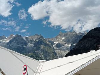 Allarme caldo per il ghiacciaio del Monte Bianco