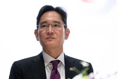 Samsung, Lee graziato in Corea del Sud dopo condanna corruzione