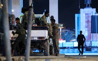 Somalia, Al-Shabaab attacca hotel a Mogadiscio: almeno 8 civili uccisi