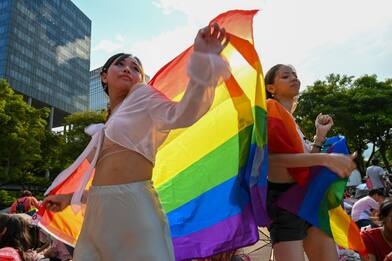 Singapore, premier annuncia: aboliremo legge contro i rapporti gay