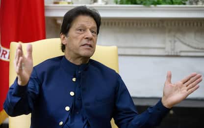 Pakistan, l'ex premier Imran Khan indagato per terrorismo
