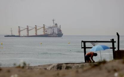 Gibilterra, petroliera rischia di affondare dopo collisione