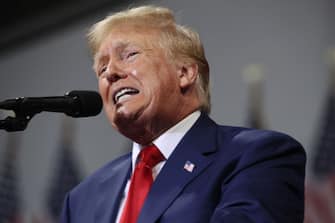 WILKES-BARRE, PENNSYLVANIA - SEPTEMBER 03: Former president Donald Trump speaks to supporters at a rally to support local candidates at the Mohegan Sun Arena on September 03, 2022 in Wilkes-Barre, Pennsylvania. Trump still denies that he lost the election against President Joe Biden and has encouraged his supporters to doubt the election process. Trump has backed Senate candidate Mehmet Oz and gubernatorial hopeful Doug Mastriano. (Photo by Spencer Platt/Getty Images)