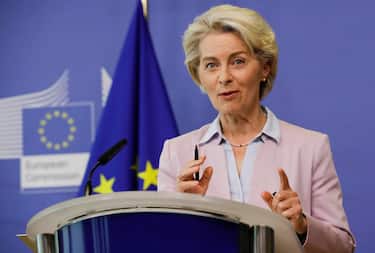 epa10166743 European Commission President Ursula von der Leyen presents propositions of the commission on Energies crisis in Brussels, Belgium, 07 September 2022. Ursula von der Leyen presented the propositions of the commission that will be evaluated during a special European energy ministers  council on Friday 09 September 2022.  EPA/OLIVIER HOSLET
