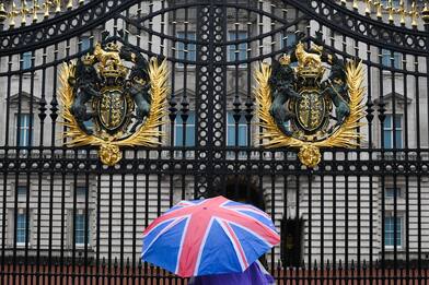 Nuove accuse di razzismo scuotono Buckingham Palace