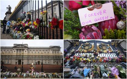 Regina Elisabetta, a Londra folla in lacrime a Buckingham Palace. FOTO