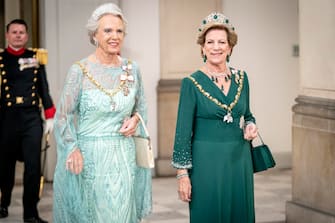 epa10179213 Princess Benedikte (L) of Denmark and Queen Anne-Marie (R) of Greece arrive to a gala banquet at Christiansborg Palace in Copenhagen, Denmark, 11 September 2022. The banquet was held to mark the 50th anniversary of Danish Queen Margrethe II's accession to the throne.  EPA/Mads Claus Rasmussen  DENMARK OUT