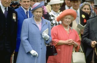 Jun 1991: Her Majesty the Queen (left) and her Majesty the Queen Mother (right) during the Derby at Epsom racecourse in Epsom, England.  \ Mandatory Credit: Chris  Cole/Allsport
