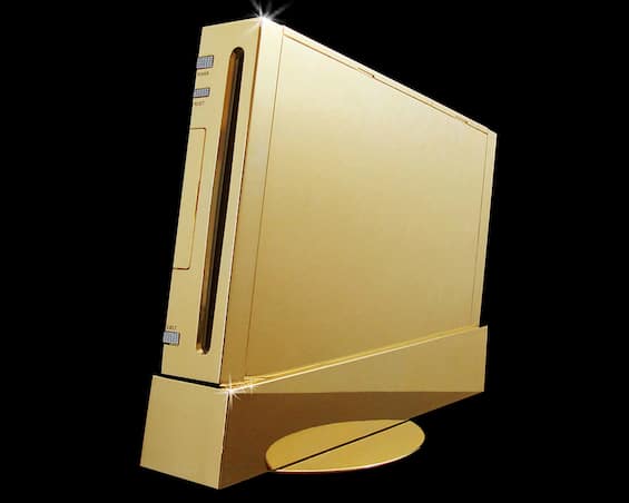 The story of Queen Elizabeth’s golden Nintendo Wii at auction on eBay