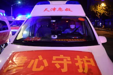 Cina, autobus si ribalta nel Sud-Ovest: 27 morti