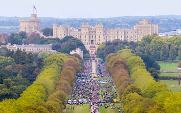 epa10193926 A handout picture provided by the British Ministry of Defence (MoD) showing a view of Windsor Castle as Her Majesty Queen Elizabeth II is driven along the 'long walk' in her State Hearse from London to Windsor towards her final resting place inside St George VI memorial Chapel at Windsor Castle after a State Funeral Procession of Queen Elizabeth II in London, in Windsor, Britain, 19 September 2022. Britain's Queen Elizabeth II died at her Scottish estate, Balmoral Castle, on 08 September 2022. The 96-year-old Queen was the longest-reigning monarch in British history. EPA/Sgt Ben Beale, RLC/BRITISH MINISTRY OF DEFENCE/HANDOUT MANDATORY CREDIT: MOD/CROWN COPYRIGHT HANDOUT EDITORIAL USE ONLY/NO SALES