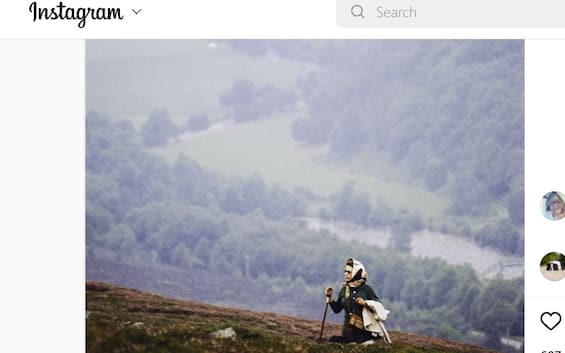 Queen Elizabeth, unedited photo of the sovereign on the moor on Instagram