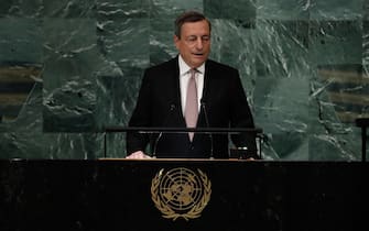 epa10196157 President of the Council of Ministers of the Republic of Italy, Mario Draghi delivers his address during the 77th General Debate inside the General Assembly Hall at United Nations Headquarters in New York, New York, USA, 20 September 2022. EPA / Peter Foley