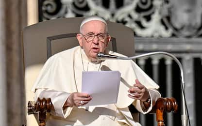 Papa scherza all'udienza: “Nessuno segue discorso, si pensa al pranzo”