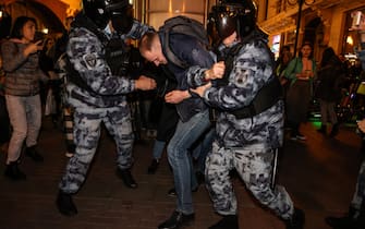 MOSCOW, RUSSIA – SEPTEMBER 21, 2022: Police officers detain a protester during an unauthorised rally against a partial mobilisation announced by Russia's President Vladimir Putin on September 21, 2022. The Russian Armed Forces are carrying out a special military operation in Ukraine in response to requests from the leaders of the Donetsk People's Republic and Lugansk People's Republic for help. Anton Novoderezhkin/TASS/Sipa USA