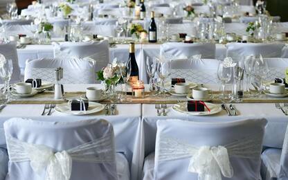 Uk, sposa abbandonata all'altare non rinuncia al banchetto nuziale
