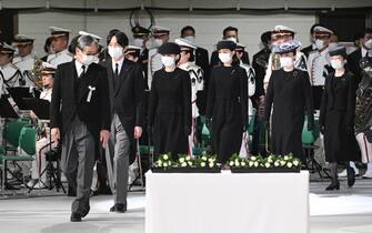 epa10208638 Japan's Crown Prince Akishino (2-L) and Crown Princess Kiko (3-L) arrive with other family members to attend the state funeral of former Japanese prime minister Shinzo Abe at the Nippon Budokan in Tokyo, Japan, 27 September 2022. Thousands of people are gathered in Tokyo to attend the state funeral for former prime minister Shinzo Abe, including foreign dignitaries and representatives from more than 200 countries and international organizations.  EPA/PHILIP FONG / POOL