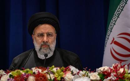 Iran, presidente Raisi: "Chi partecipa ai disordini va arrestato"