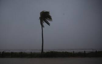 Sept 28, 2022;  Fort Myers Beach, FL, USA;  Scenes from Fort Myers Beach as Hurricane Ian approaches Southwest Florida on Wednesday, Sept.  28, 2022. Mandatory Credit: Andrew West-USA TODAY NETWORK / Sipa USA