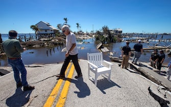 I danni causati dal passaggio dell'uragano Ian in Florida
