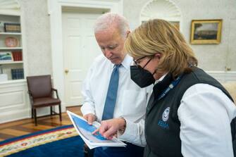 “Ho detto chiaramente al governatore della Florida e ai sindaci che il governo federale è pronto ad aiutare e lo farà in ogni modo possibile”. Joe Biden ribadisce il suo impegno in prima linea per assistere la Florida alle prese con l’uragano Ian