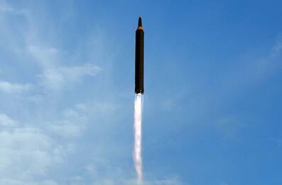 Cos'è Hwasong-12, il missile balistico che ha sorvolato il Giappone