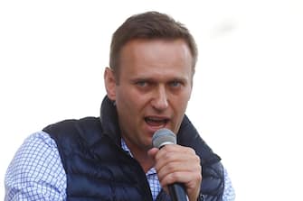 MOSCOW, RUSSIA - APRIL 30: Russian opposition leader Alexei Navalny makes a speech as he attends a rally for 'free Internet' and in support of the Telegram Messenger in Akademika Sakharova Avenue in Moscow, Russia, on April 30, 2018. (Photo by Sefa Karacan / Anadolu Agency / Getty Images)