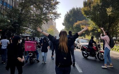 Proteste donne Iran, arrestata la nipote di Khamenei