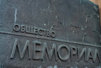 epa10228838 (FILE) - A signboard reading 'The society of Memorial' at the entrance to the head office of the Moscow Memorial Human Rights Center, in Moscow, Russia, 23 November 2021 (issued 07 October 2022). The Nobel Peace Prize 2022 has been awarded to human rights advocate Ales Bialiatski from Belarus, the Russian human rights organization Memorial and the Ukrainian human rights organization Center for Civil Liberties. The Norwegian Nobel Committee said in a statement on 07 October 2022, that by awarding the Nobel Peace Prize for 2022 to Bialiatski, Memorial and the Center for Civil Liberties, it wishes to 'honour three outstanding champions of human rights, democracy and peaceful co-existence in the neighbour countries Belarus, Russia and Ukraine.'  EPA/SERGEI ILNITSKY