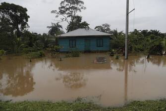 epa10233668 A house flooded by Hurricane Julia in the area of ​​Salto Grande, Nueva Guinea, Nicaragua, 09 October 2022. EPA / Jorge Torres