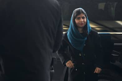 Malala torna in Pakistan 10 anni dopo l'attentato dei talebani