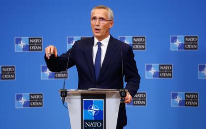 Stoltenberg: Nato farà esercitazione nucleare di routine