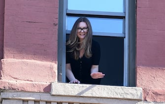 Anna was released from Ice into house arrest Friday night October 7 she s then seen out her apartment window and with a male individual in the roof of her building.



Pictured: Anna â&#x80;&#x9c;Delvey Sorokin

Ref: SPL5492714 111022 NON-EXCLUSIVE

Picture by: BeautifulSignature/ Shutterstock / SplashNews.com



Splash News and Pictures

USA: +1 310-525-5808
London: +44 (0)20 8126 1009
Berlin: +49 175 3764 166

photodesk@splashnews.com



World Rights,