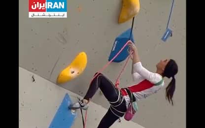 Iran, demolita casa scalatrice Rekabi: aveva gareggiato senza velo