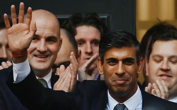 Rishi Sunak Primo Ministro Del Regno Unito - Foto 6